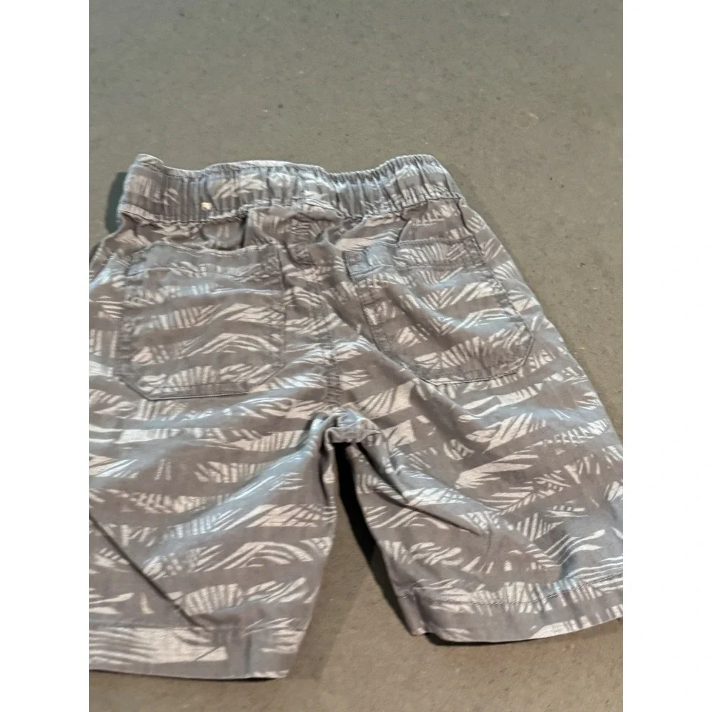 The‎ Children's Place Gray Leaf Print Drawstring Shorts Size 5 Kids